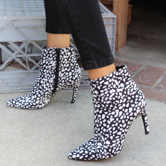 🚨LAST PAIR//The Astrid// Black and White Bootie - Picture 7 of 8